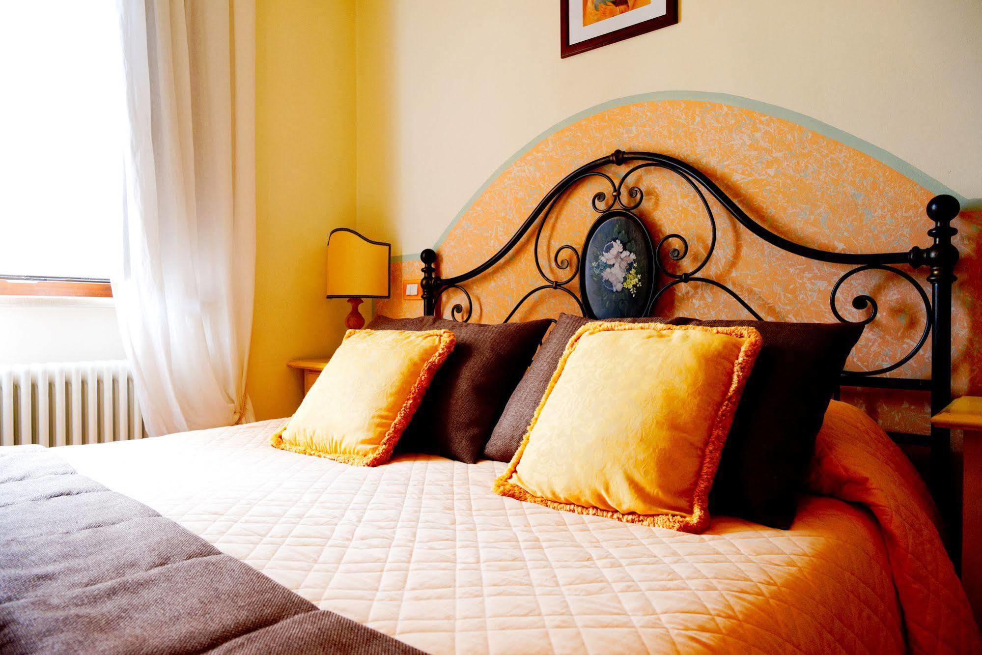 Residenze L'Uncinaia Holiday House Perugia Exterior foto